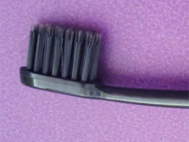竹炭歯ブラシ